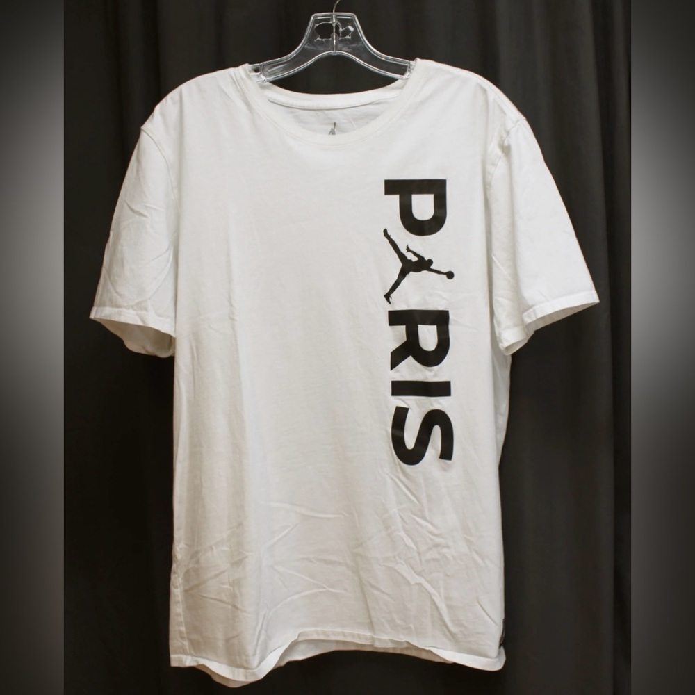 🌈Jordan X Paris Saint Germain - White Graphic T-Shirt
Size XL